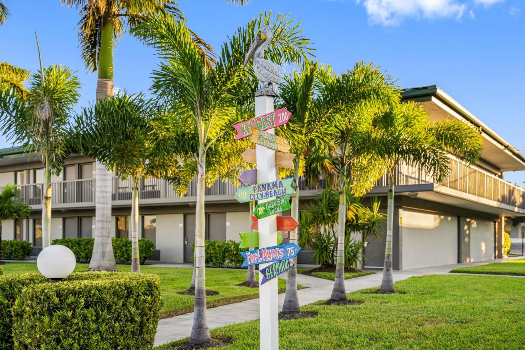 Bay Breeze Aparthotel South Bradenton Exterior photo