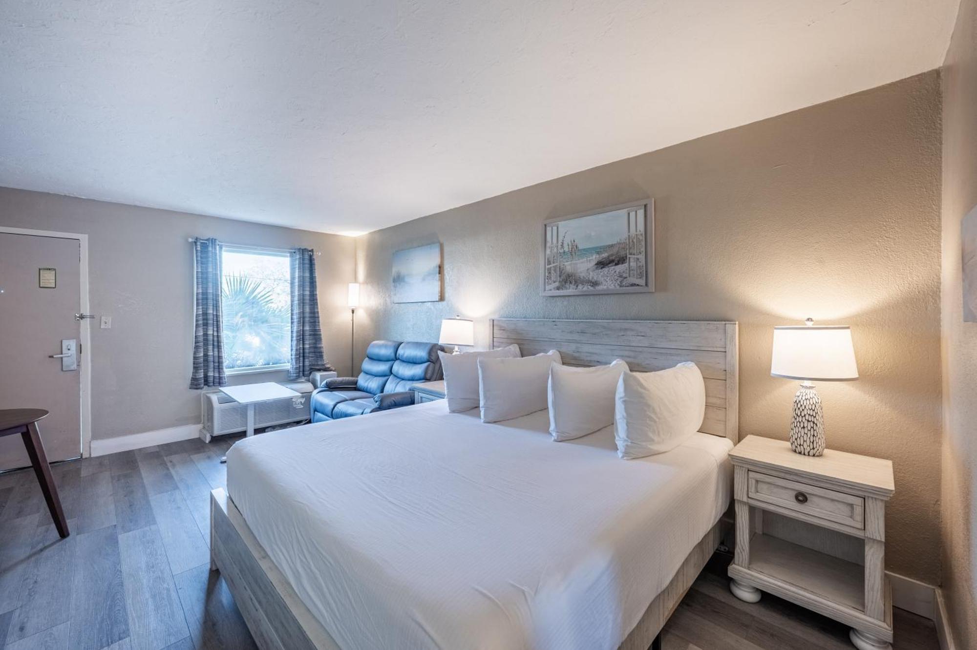 Bay Breeze Aparthotel South Bradenton Exterior photo