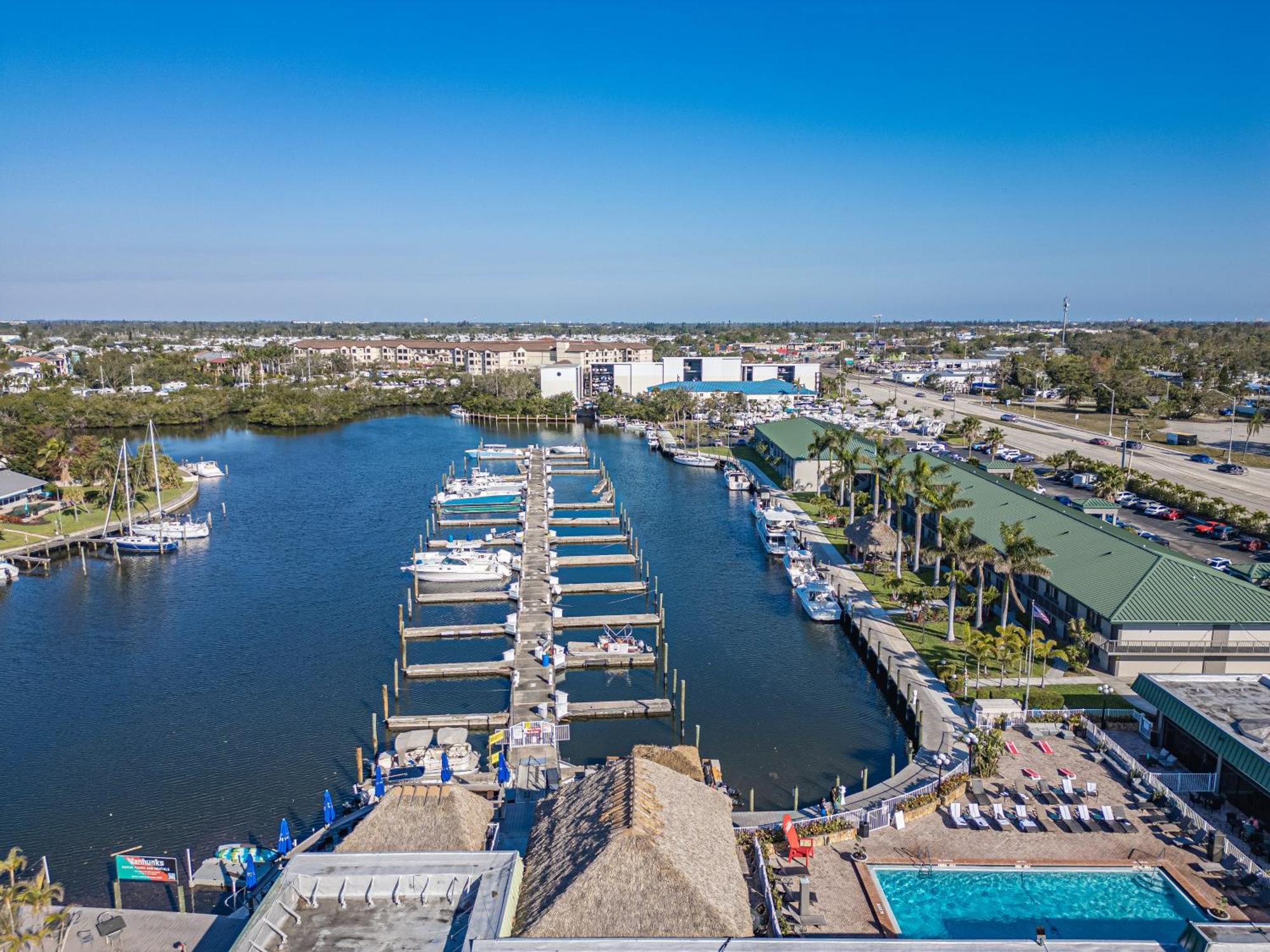 Bay Breeze Aparthotel South Bradenton Exterior photo